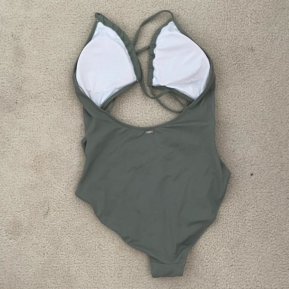 Bathing suit - Picture 2 of 3